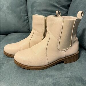 MC-10 Mudd Boots